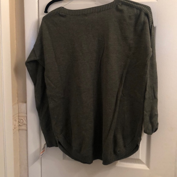 Sweater - Picture 2 of 4